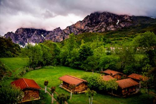 Hotel Rural Picos De Europa Posada De Valdeon Exterior photo